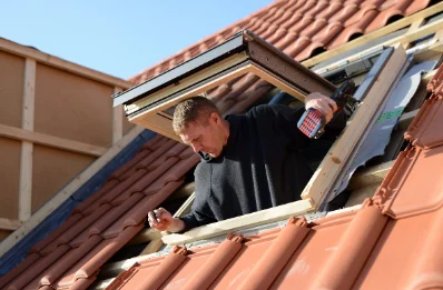 Pose de fenêtres de toit Velux à Montjardin